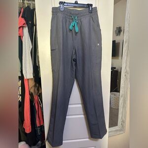 Figs graphite cargo scrub pants size medium tall
